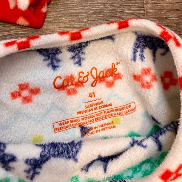 2 Pairs of Cat & Jack Snuggly Soft Pajamas Size 4T - Picture 5 of 5